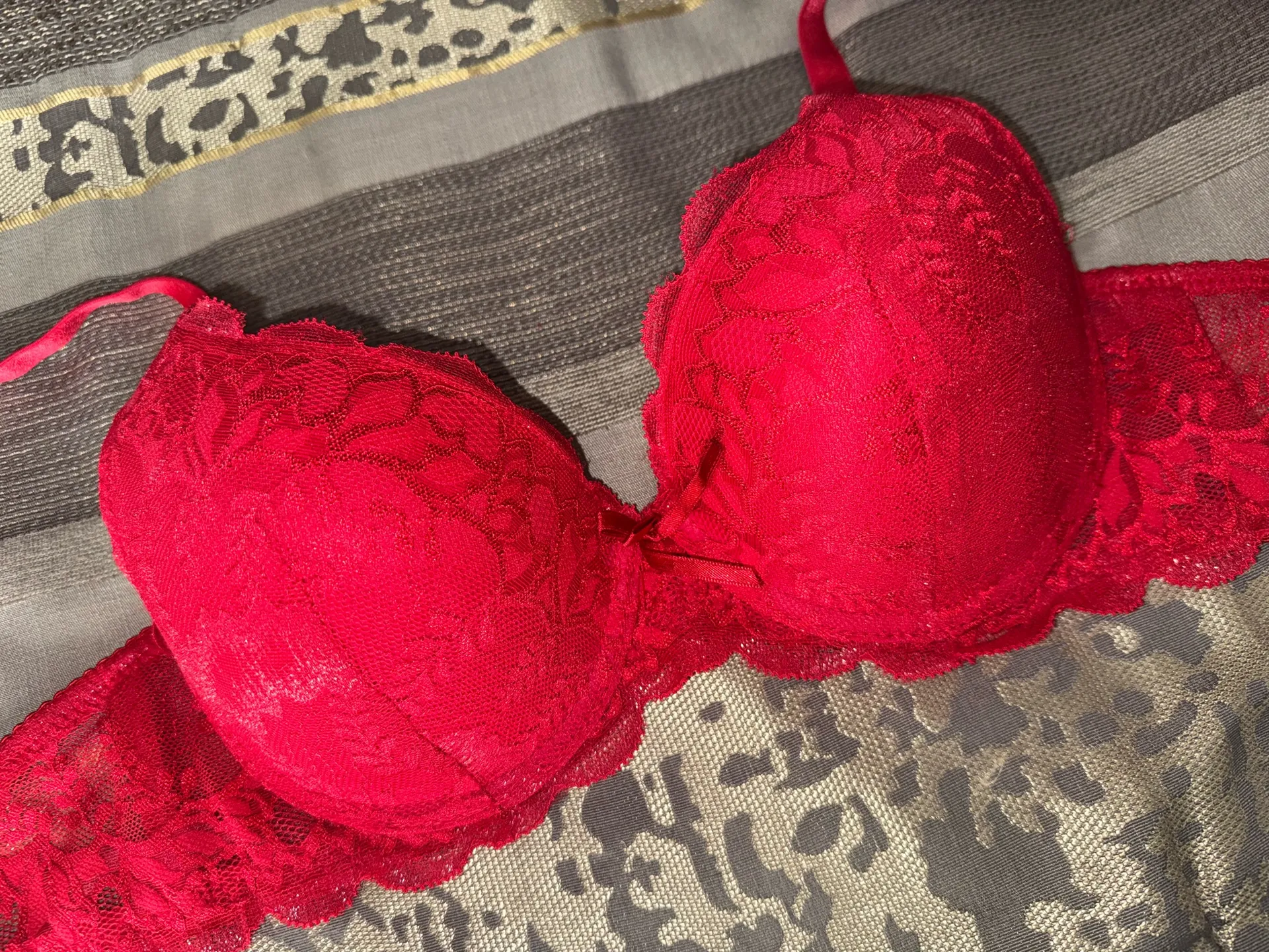 New bra 36C Red Size 36 C - Image 2