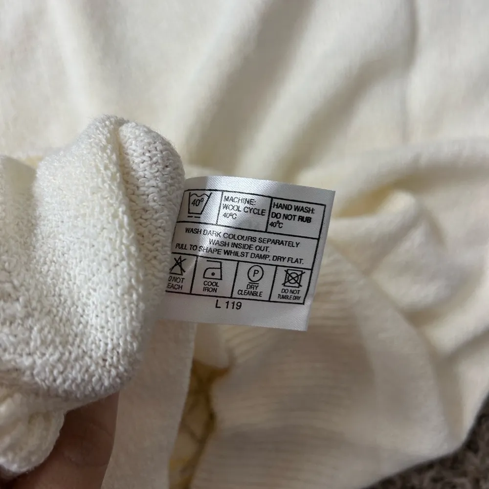 Honor Millburn Knit Sweater Top with Floral Embroidery Sz S - Image 5