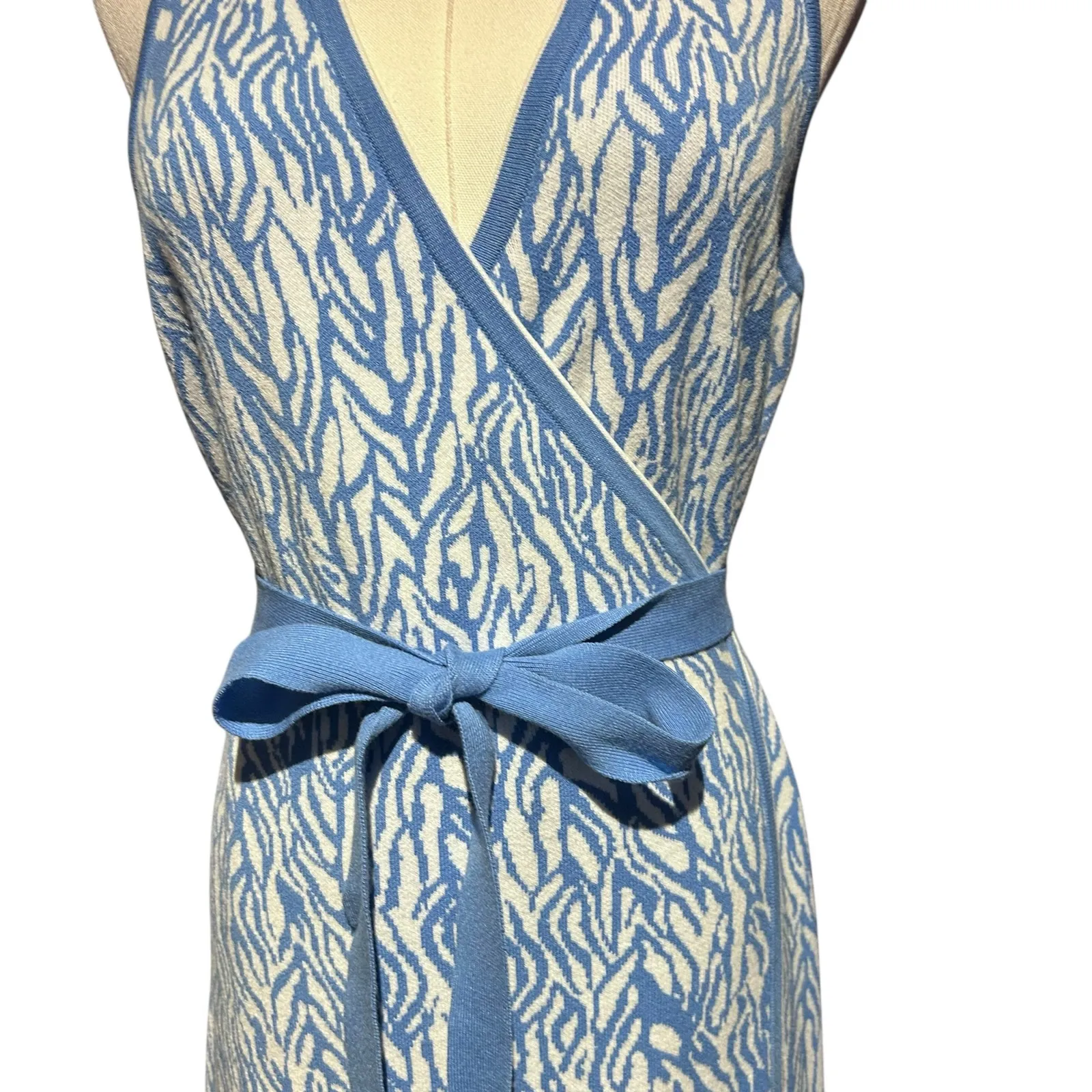 Diane Von Furstenberg Knit Wrap Dress NWT SZ XL Blue White Sea Twig Cottage Core - Image 5