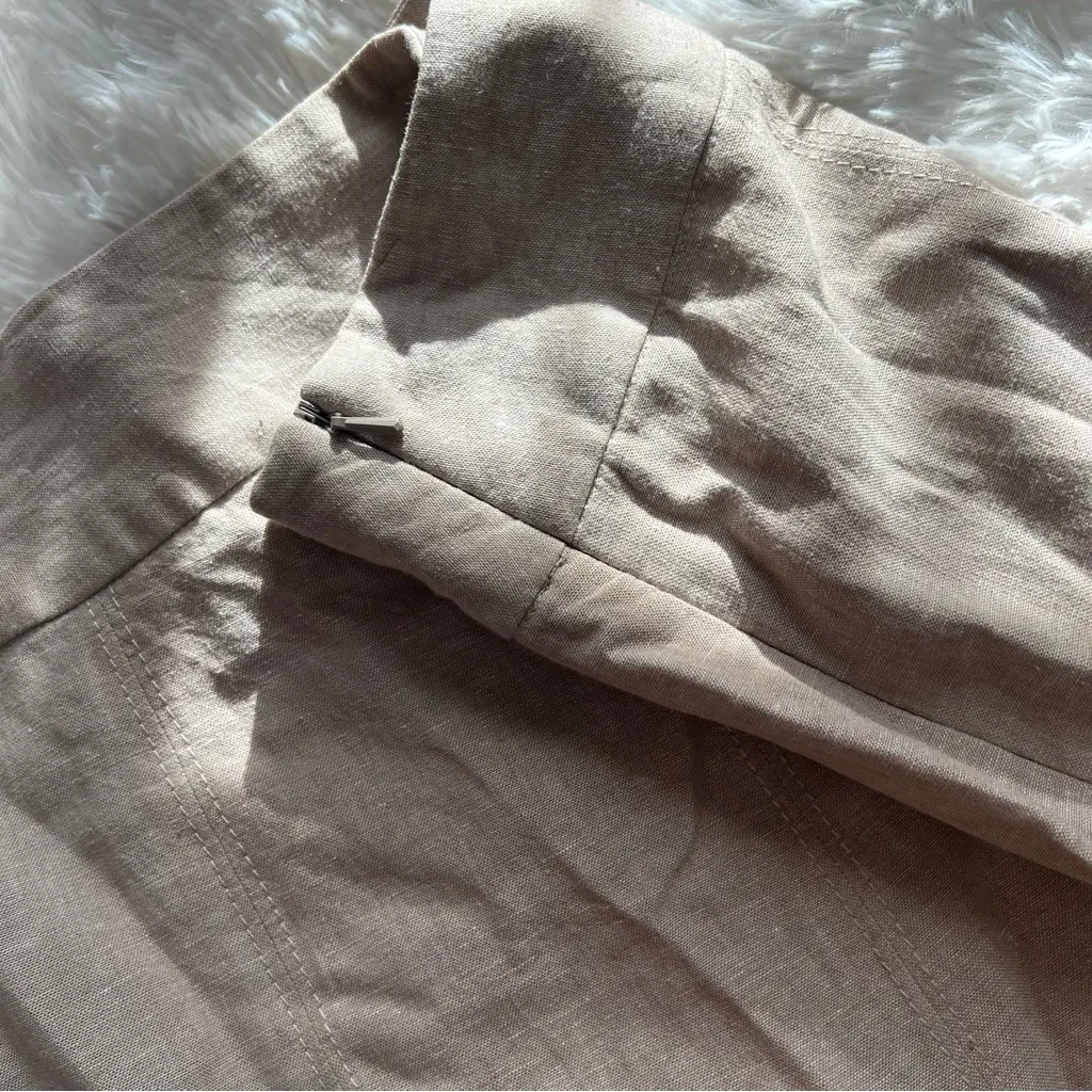 Dalia Collection  Elegant Tan Skirt Size 8 - Image 2