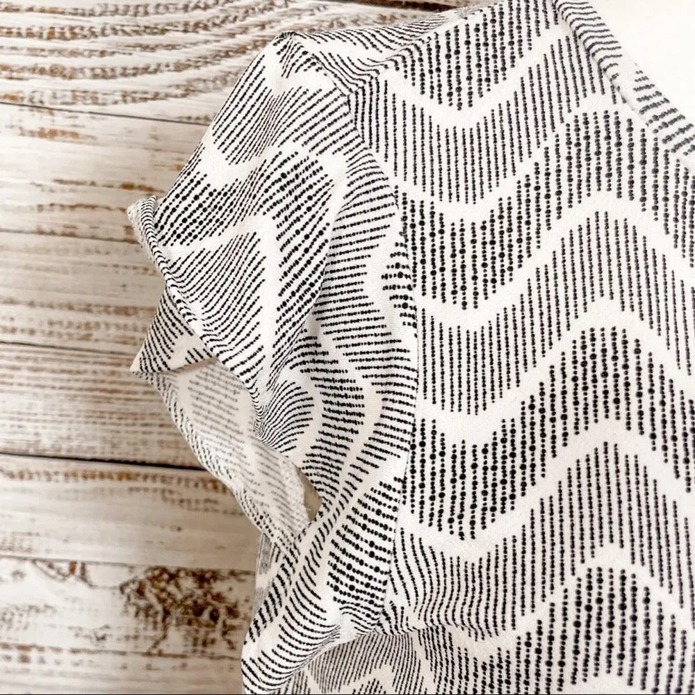 Adrianna Papell Geometric Print Ruffle Sleeve Blouse, EUC, Size Small - Image 9