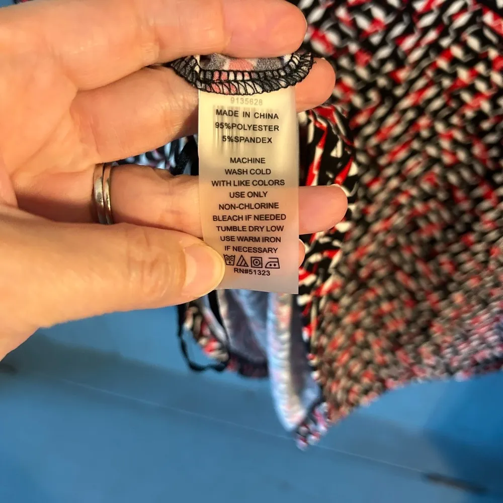 Vince Camuto Red, White & Black Mini Check Sleeveless Blouse | Women’s Sz Large - Image 7