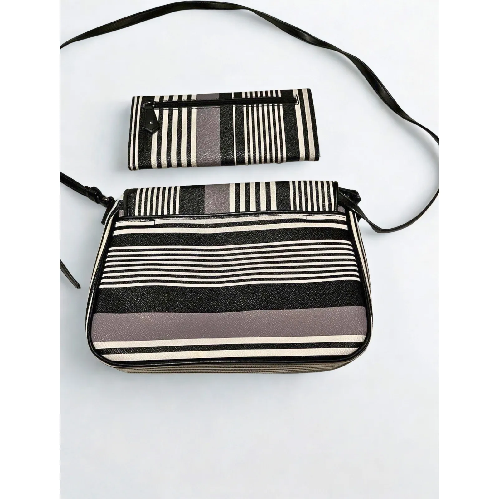 Striped Crossbody Bag and Wallet Set,‎ Stylish Everyday Purse - Image 3