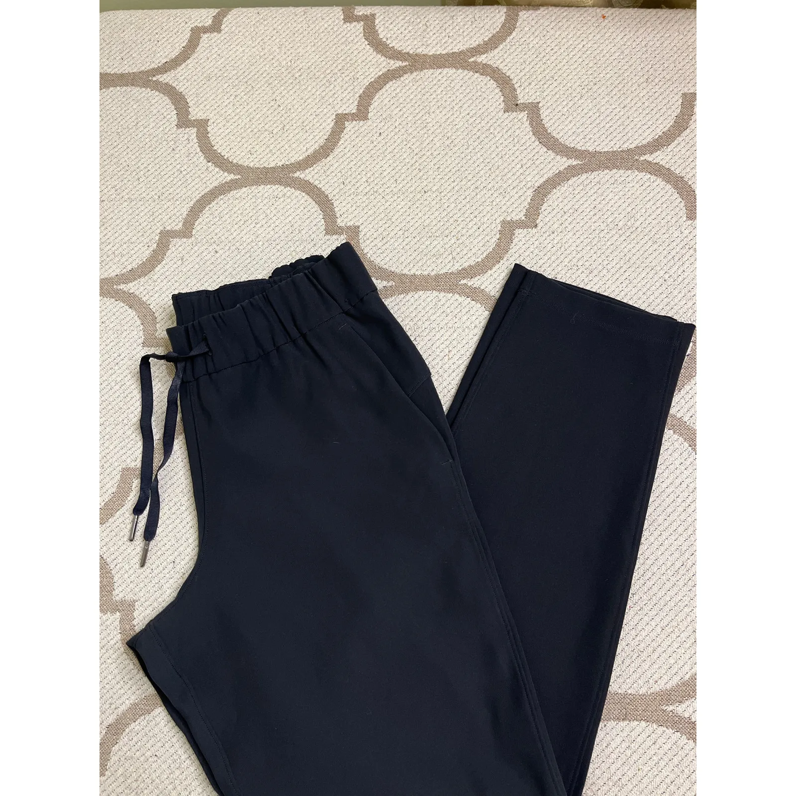 Lululemon On The Fly Pant *Woven 27"
Black Pants, size 6, W5BPMS, MSRP $118 - Image 9
