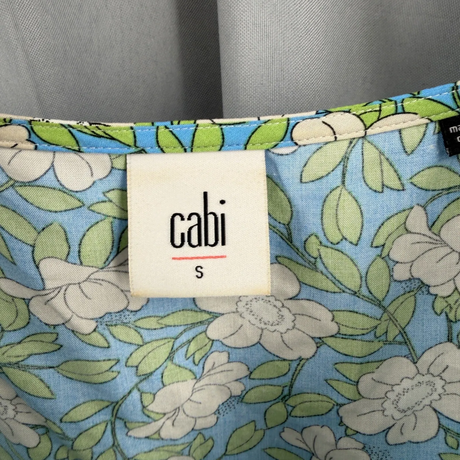 Cabi Blue Floral Print Rayon V Neck Button Accent Camisole Tank Top Size S - Image 5