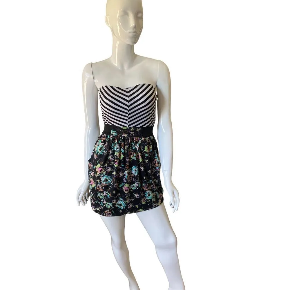 Love fire size small strapless dress one piece - Image 5