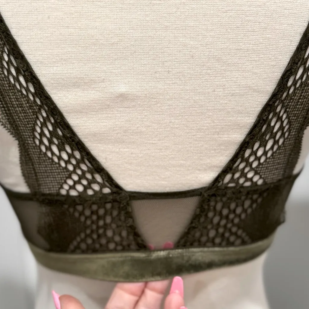 Victoria's Secret Very Sexy Limited Edition Olive Green Velvet Strap Push-up Bra - Image 8