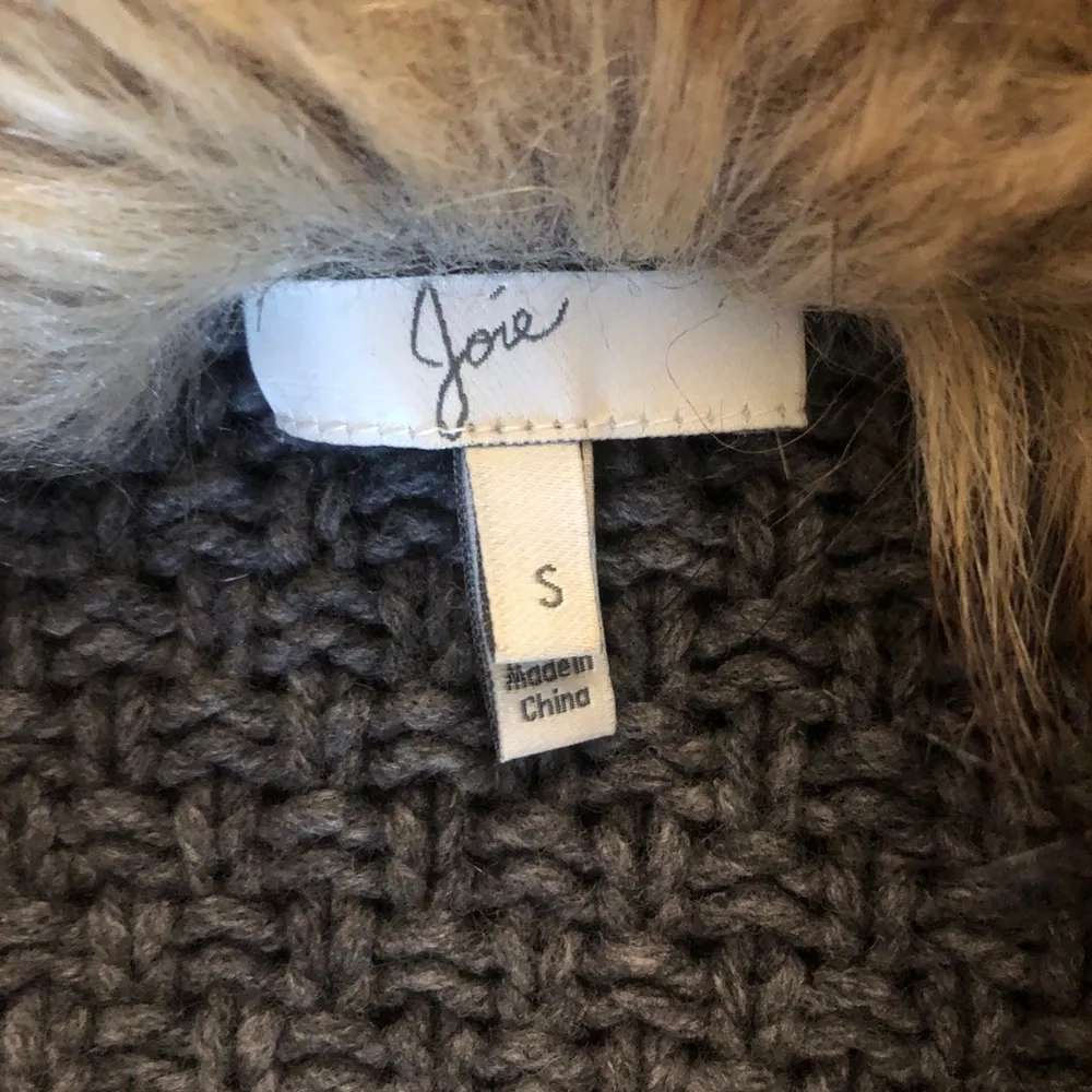Jamilee Gray Yak Wool Knit Faux Fur Collar Women’s Cárdigan Sweater Small - Image 11