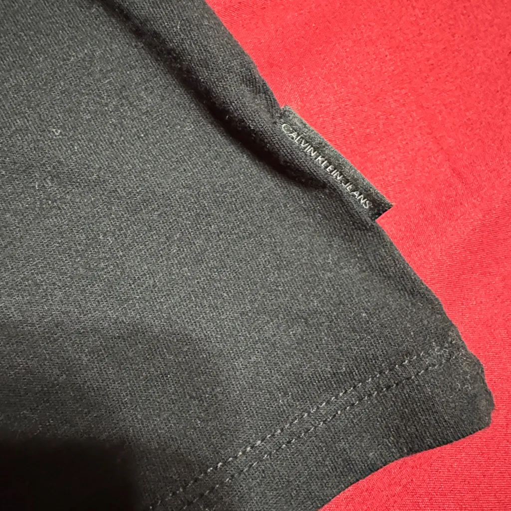Calvin Klein Black Tee with Urban Graphic - Image 5