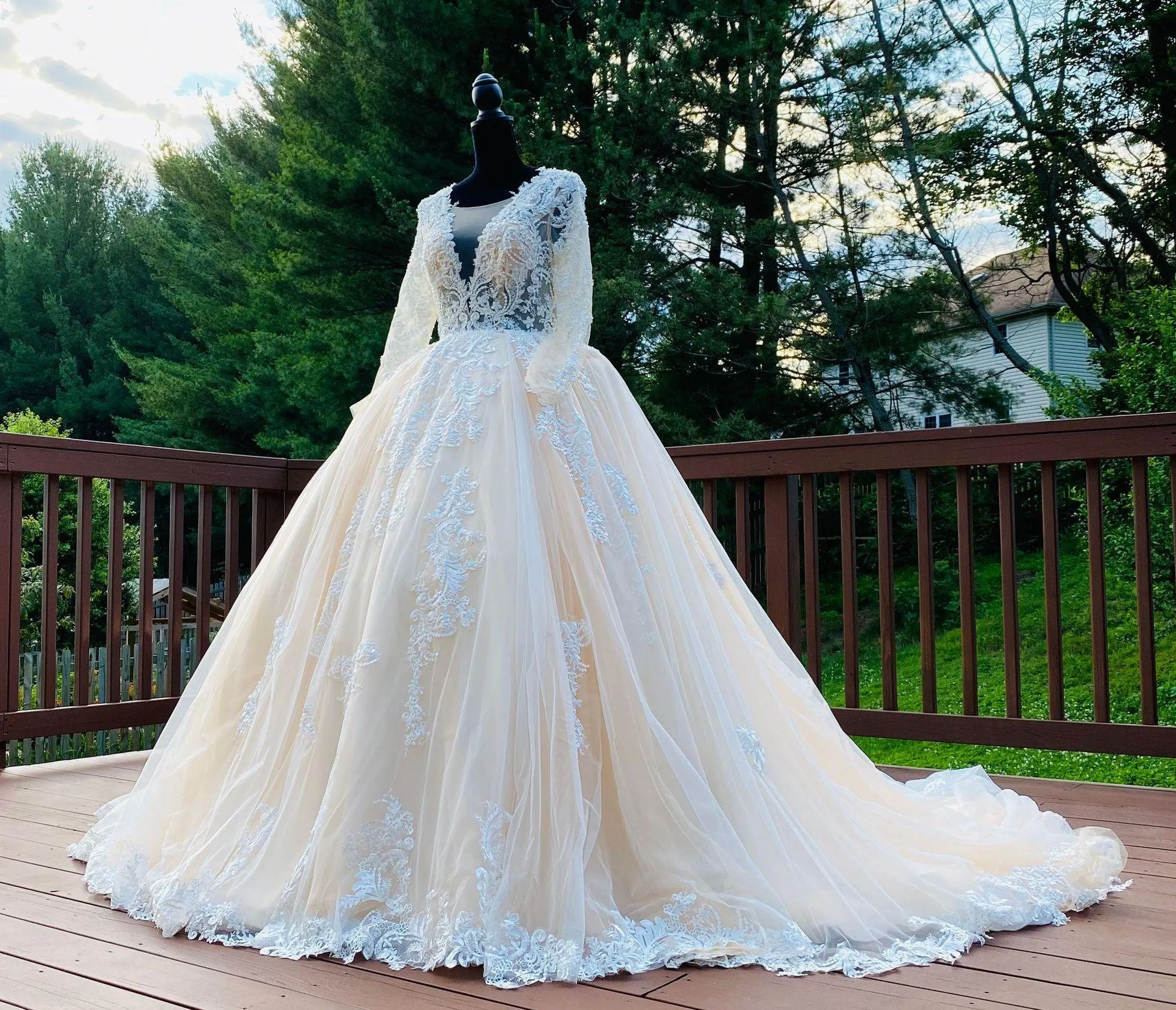 Wedding Dress princess long train lace Embroidered Long Sleeve Light Weight  - Image 8