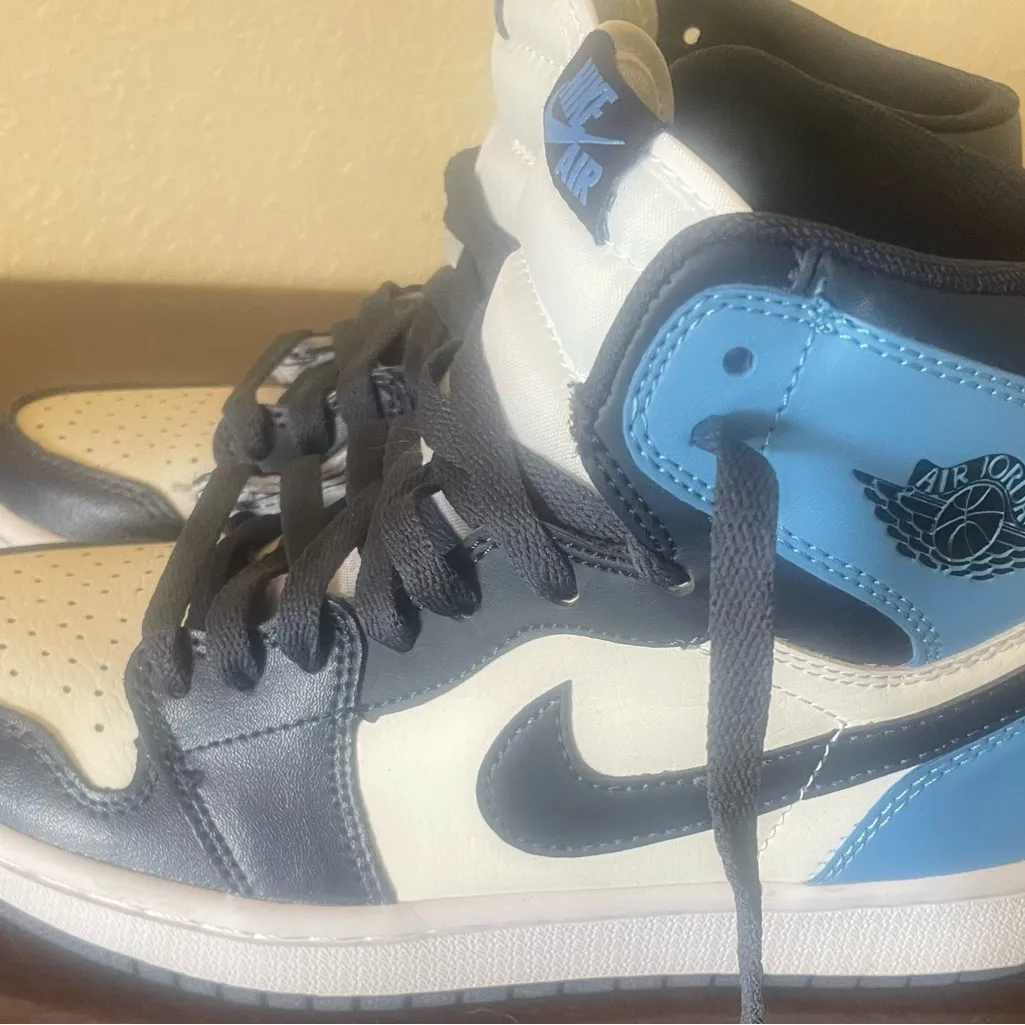 Nike Air Jordan 1 Retro High OG Obsidian - Image 4