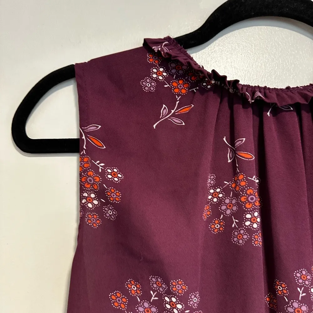 Loft Women's Blouse Medium Plum Purple & Floral Sleeveless Ruffle Collar Blouse. - Image 8
