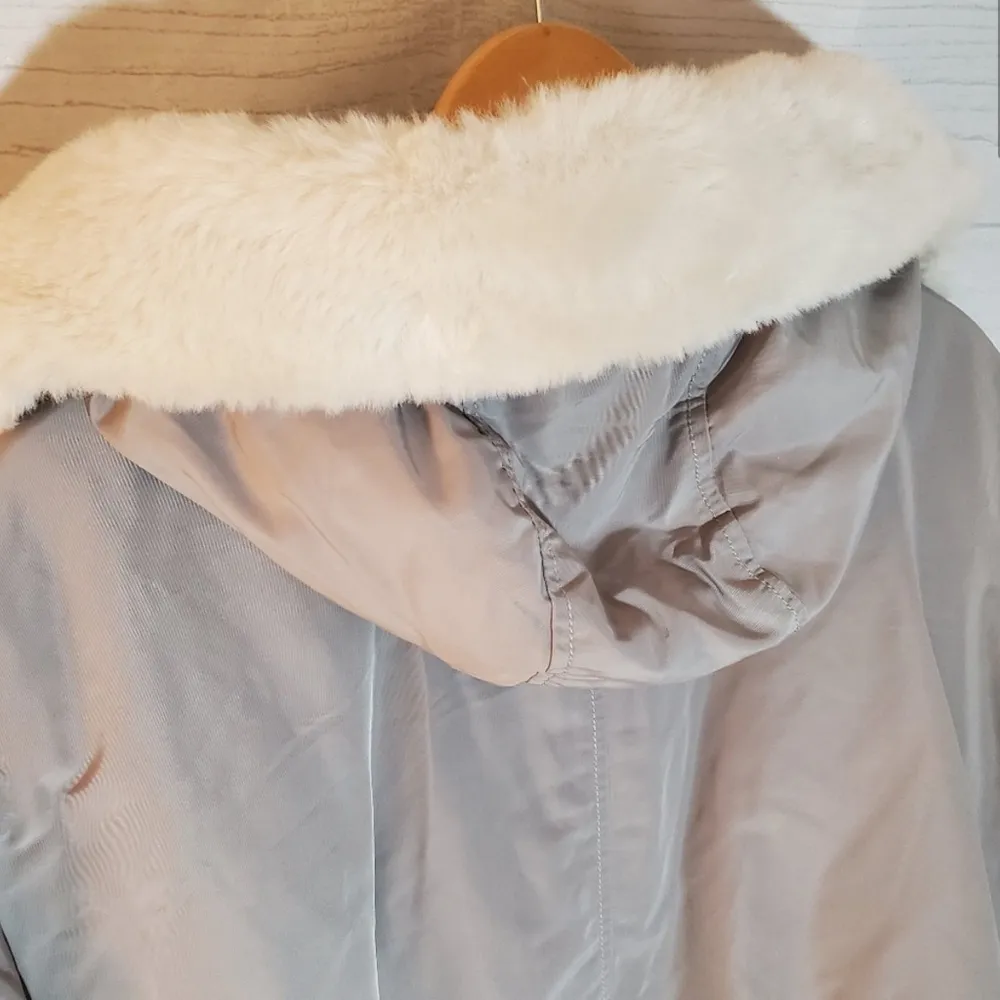 GAP primaloft hooded luxe faux fur parka - Image 3