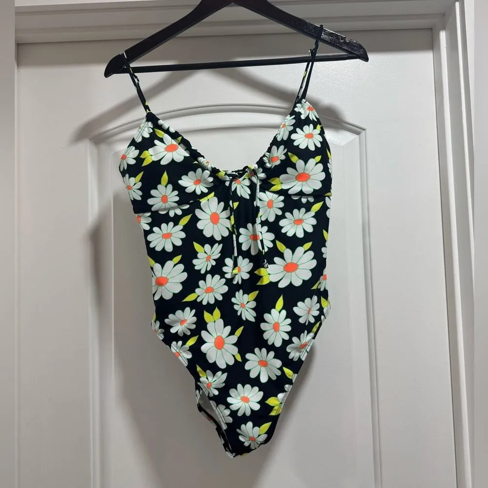Salt & Cove Macys black floral swim suit‎ NWT Juniors Large - Image 5