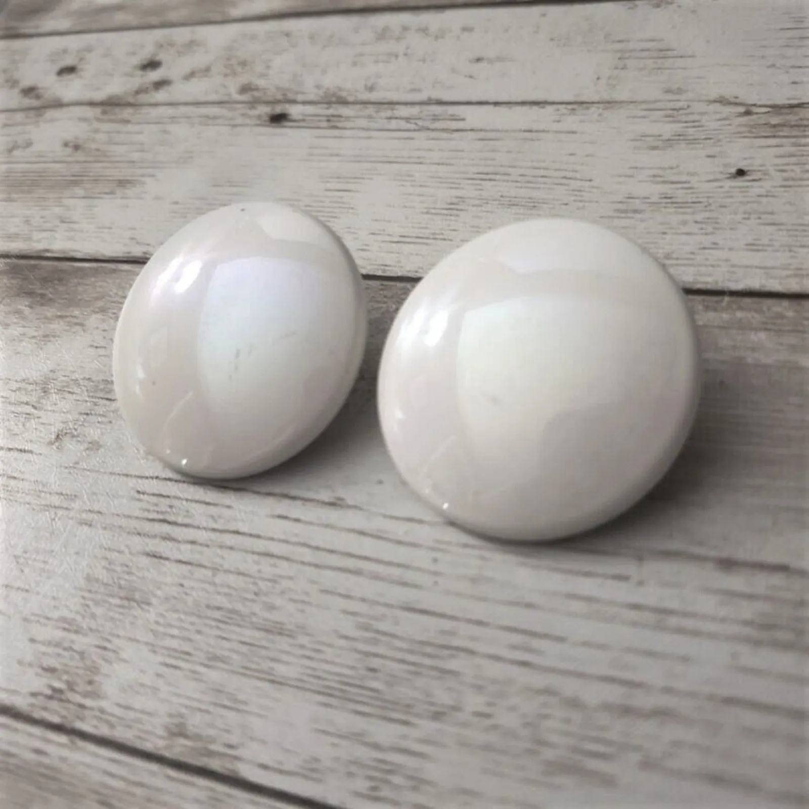 Vintage Clip On Earrings Light White Slightly Iridescent Circle - Image 2