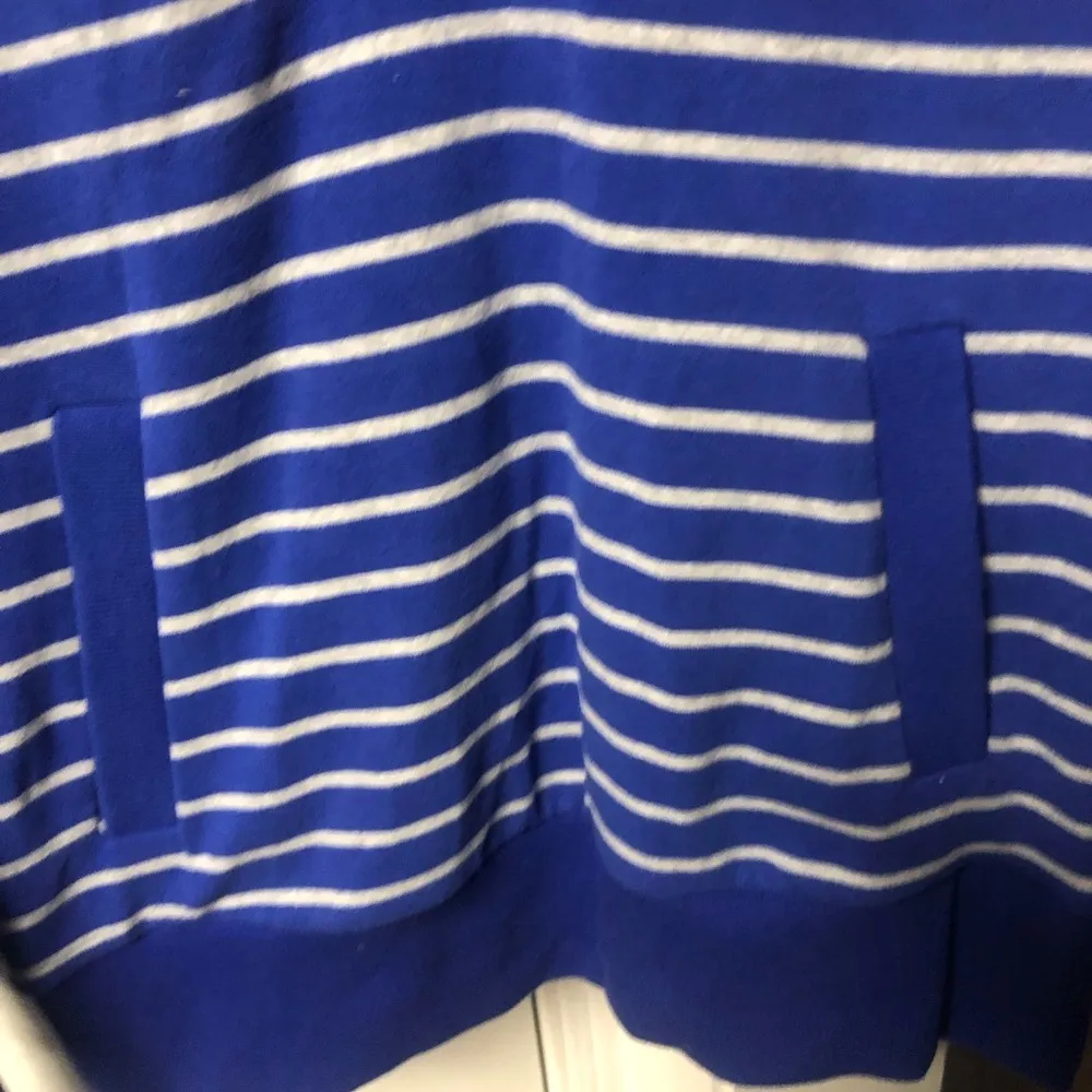 Banana Republic Pullover Shirt in Royal Blue Heather Gray Stripes in Size Med - Image 6