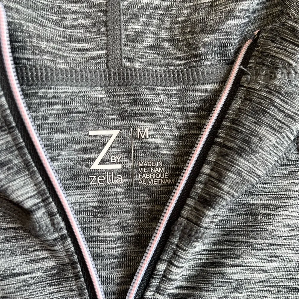 Z By Zella Hoodie Shirt Womens Medium Gray Reflective Running Outdoor 1/4 Zip - Image 2