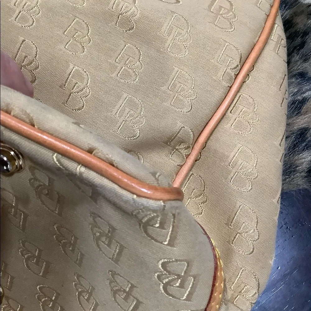 DOONEY AND BOURKE SHOULDER BAG - Image 9
