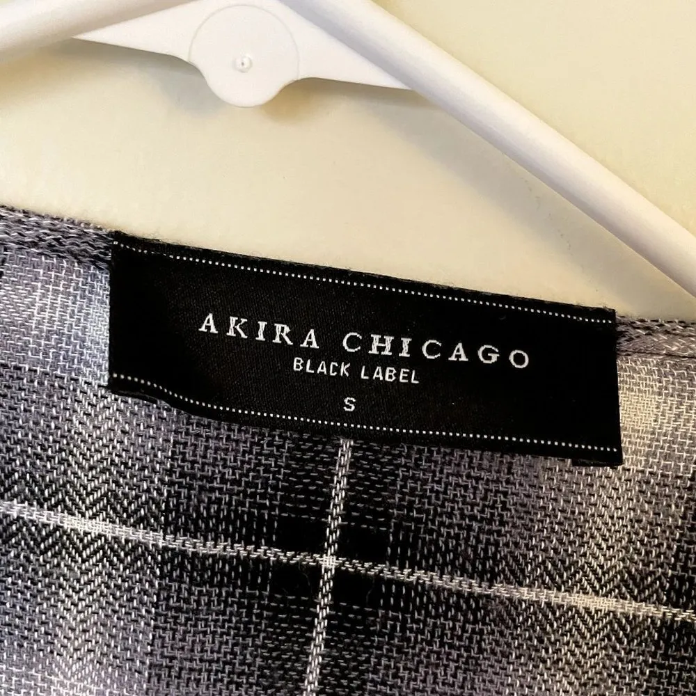 Akira Chicago Black Label black and white flannel cardigan wraparound style rayo - Image 3
