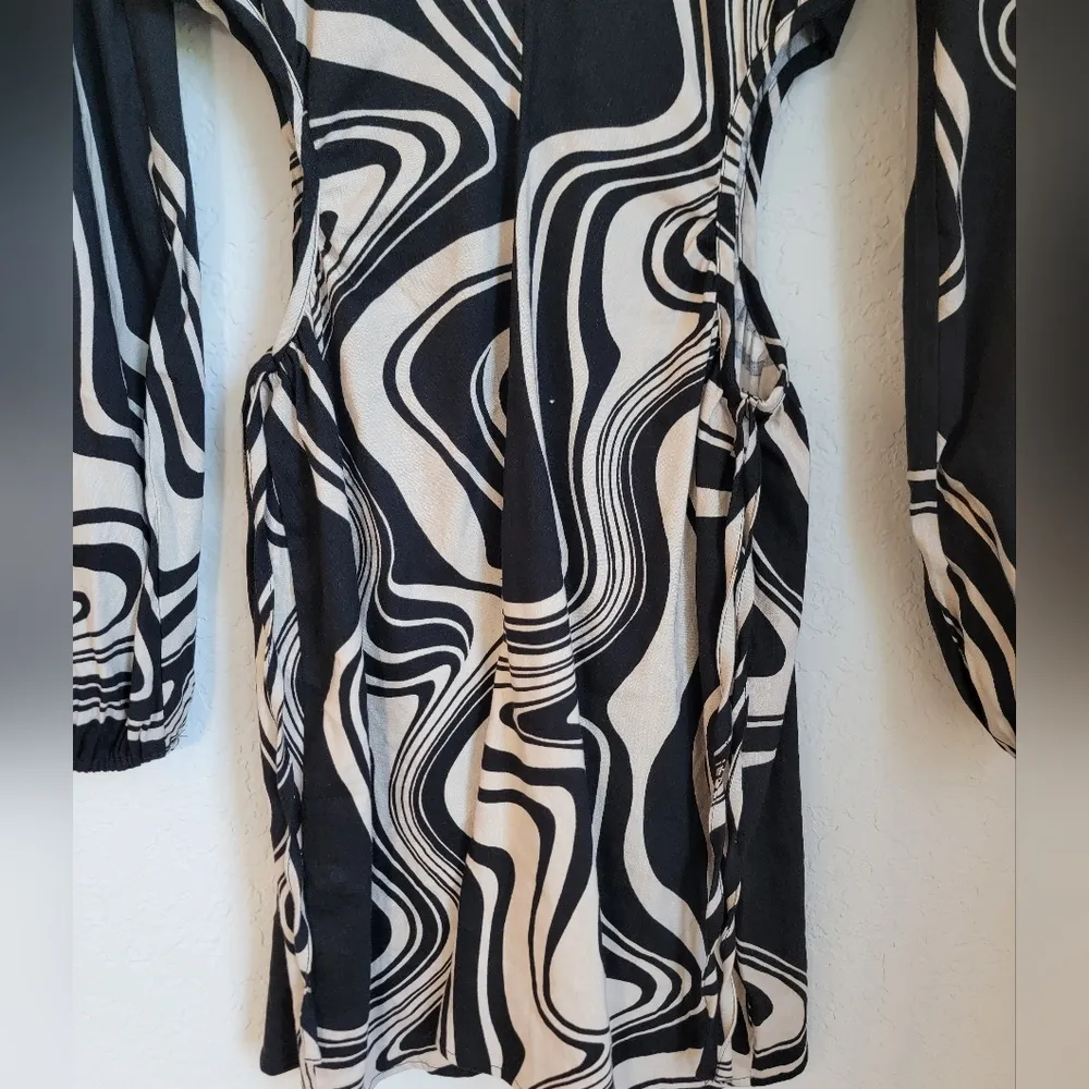 Forever 21 Black Marble Print Mini Dress Large - Image 9