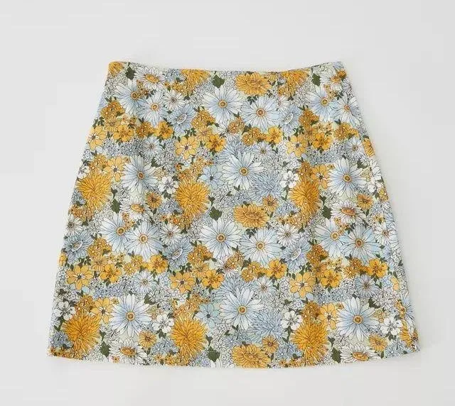 NWT UO Darren Notched Linen Mini Skirt in blue multi floral - Image 6