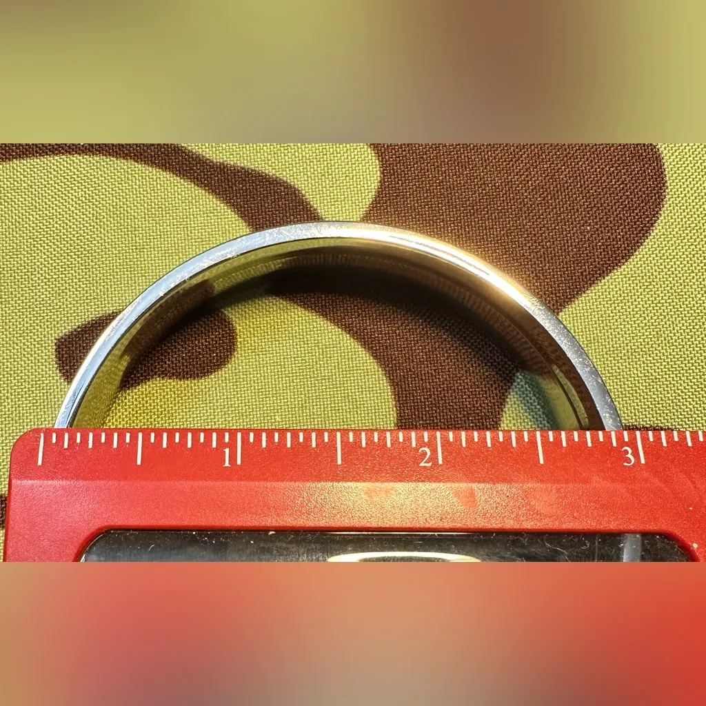 B70. LANE BRYANT 'Strength' Engraved Metal Bangle Set NWT - Image 4