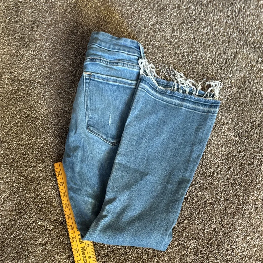 frame denim  Light Blue Distressed Le crop mini boot - Image 4