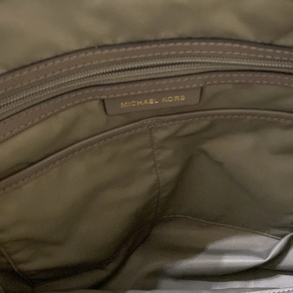 Michael Kors Tan Shoulder Bag - Image 9