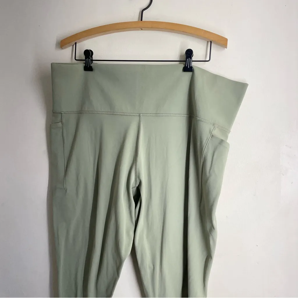 Athleta Salutation Stash Pocket II Capri Pant Eucalyptus Green size 3X - Image 10
