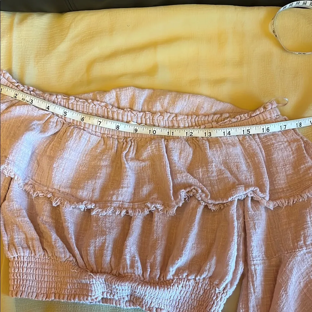 Le Lis Cream Ruffled Blouse - Image 4