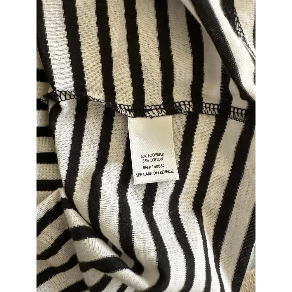 Torrid Classic Fit Black White Stripe V-Neck Short Sleeve T-shirt Size 0 NWOT - Image 4