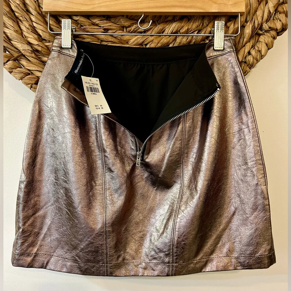 NWT Abercrombie & Fitch Metallic Bronze Faux Leather Mini Skirt Size XS - Image 6