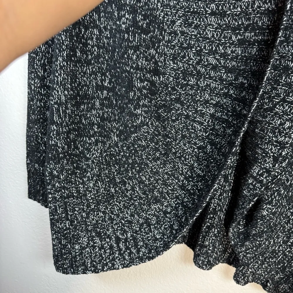 A new day Cozy Black and Gray open front cardigan SZ:XL - Image 3