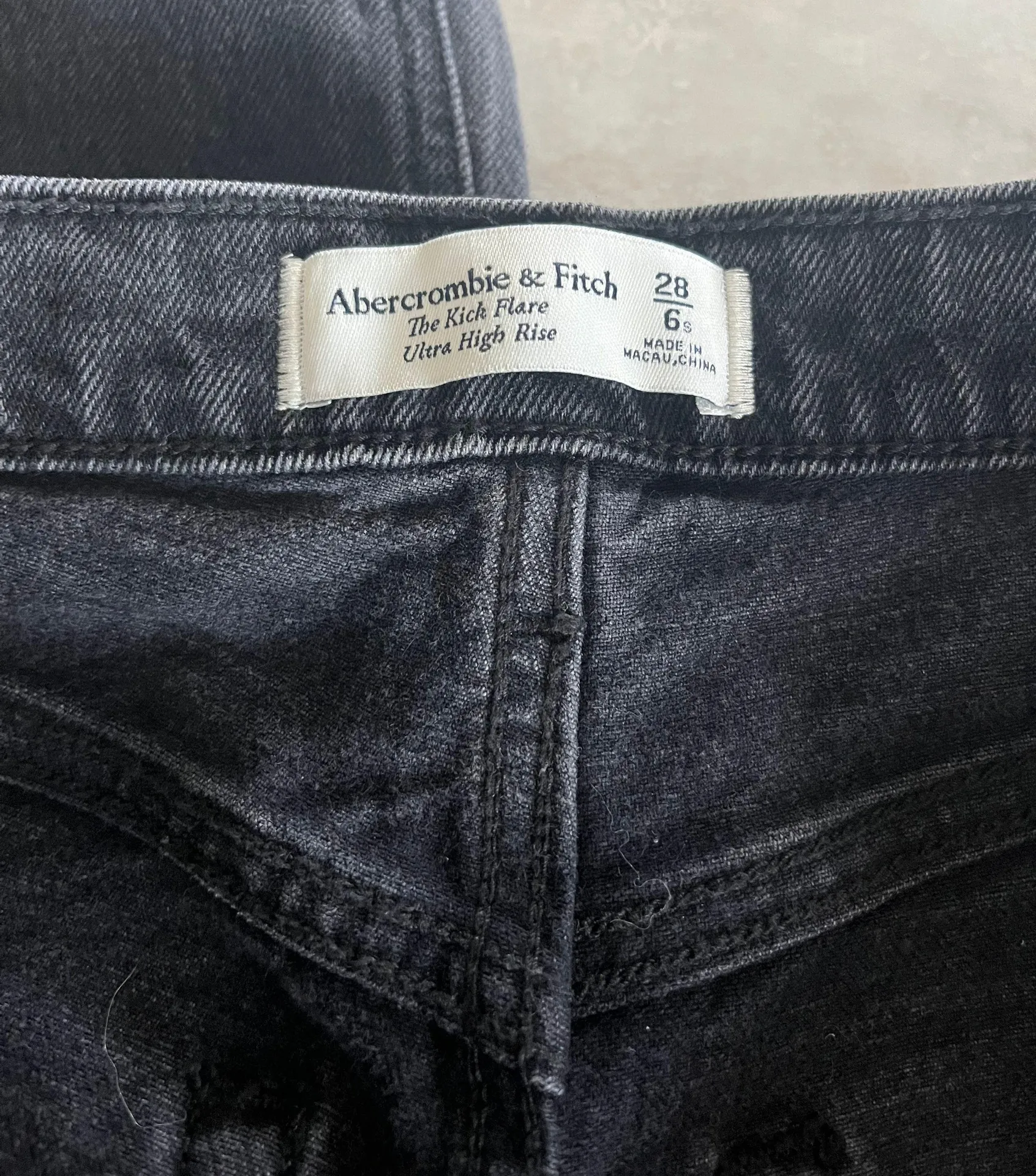 Abercrombie & Fitch Jeans - Image 3