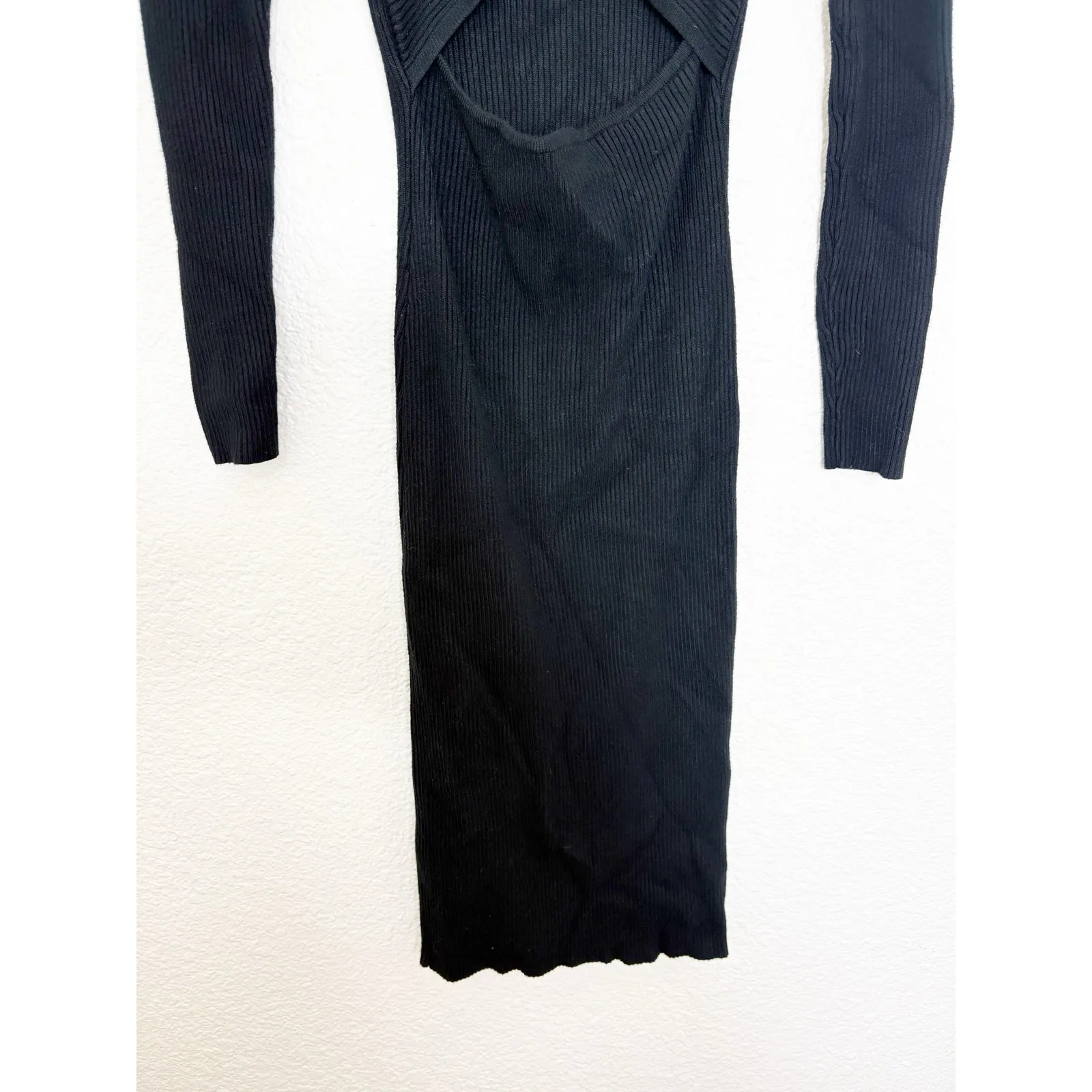 Abercrombie & Fitch Cinched Front Cutout Midi
Sweater Dress Size Small Black - Image 11