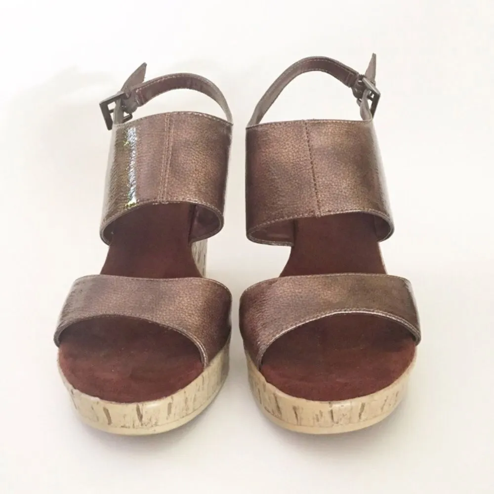 Aerosoles Trade Secret Bronze Wedge Sandal Cork 9 - Image 3