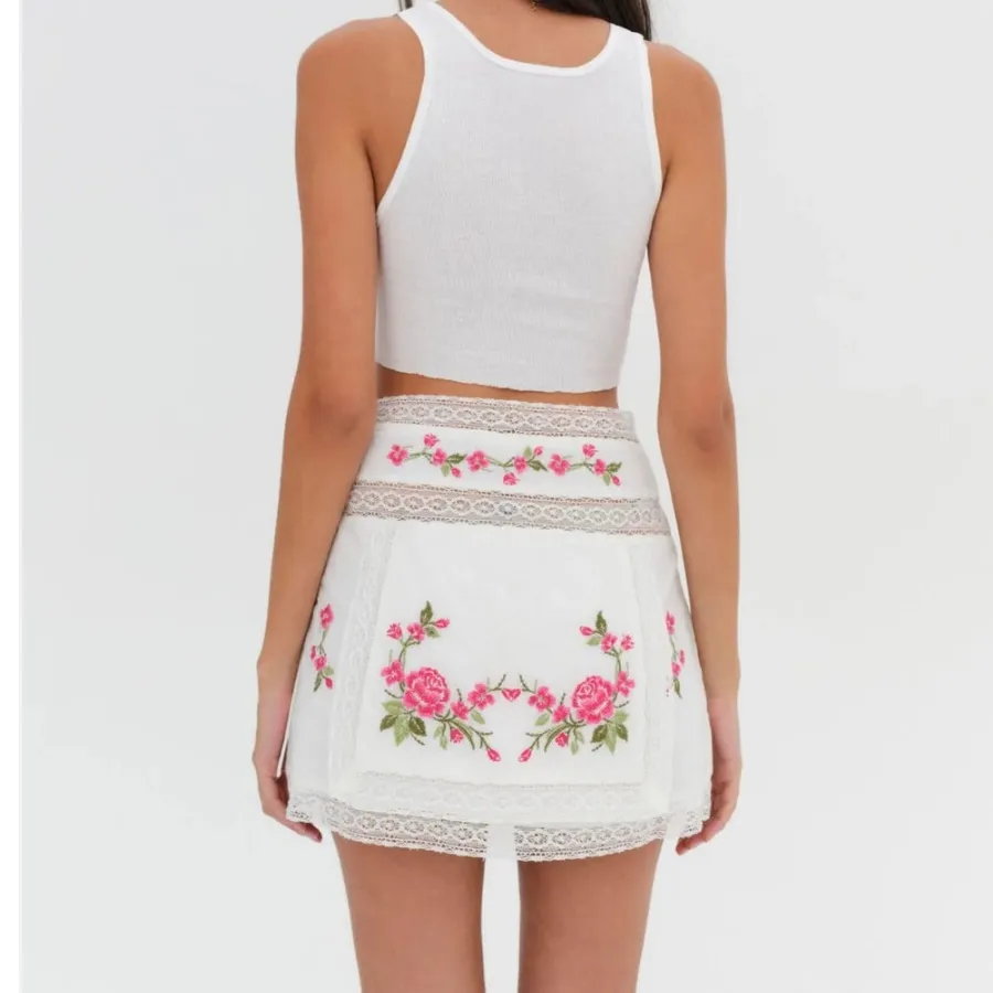 For love and lemons Jolene Embroidered Mini Skirt in White sz M - Image 5