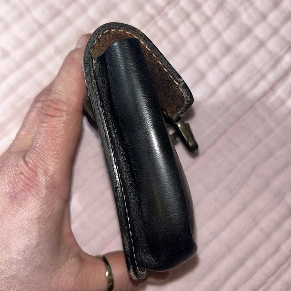 Vintage Black Genuine Leather Pouch for Belt - Image 12