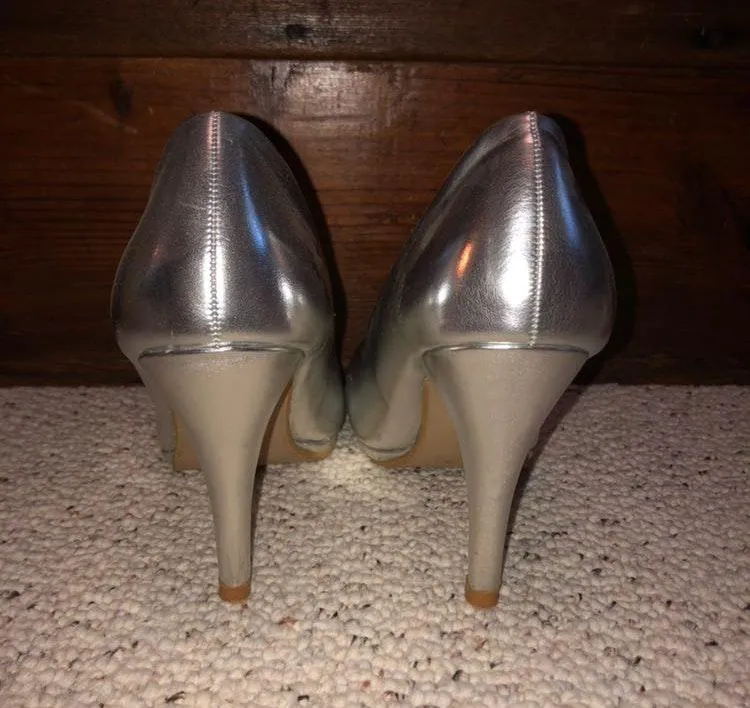 Silver Heels Size 7.5 - Image 6