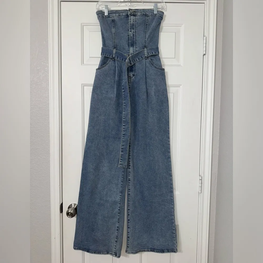 These Three  Needii NWOT Strapless Denim wide leg Jumpsuit SIZE SMALL - Image 2