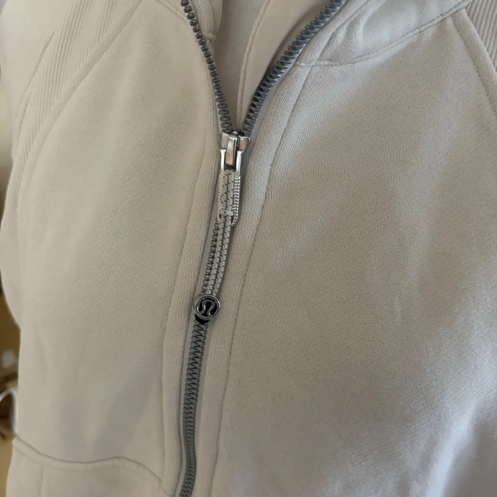 LULULEMON Scuba Oversized Full Zip
Natural Ivory Size M/L - Image 7