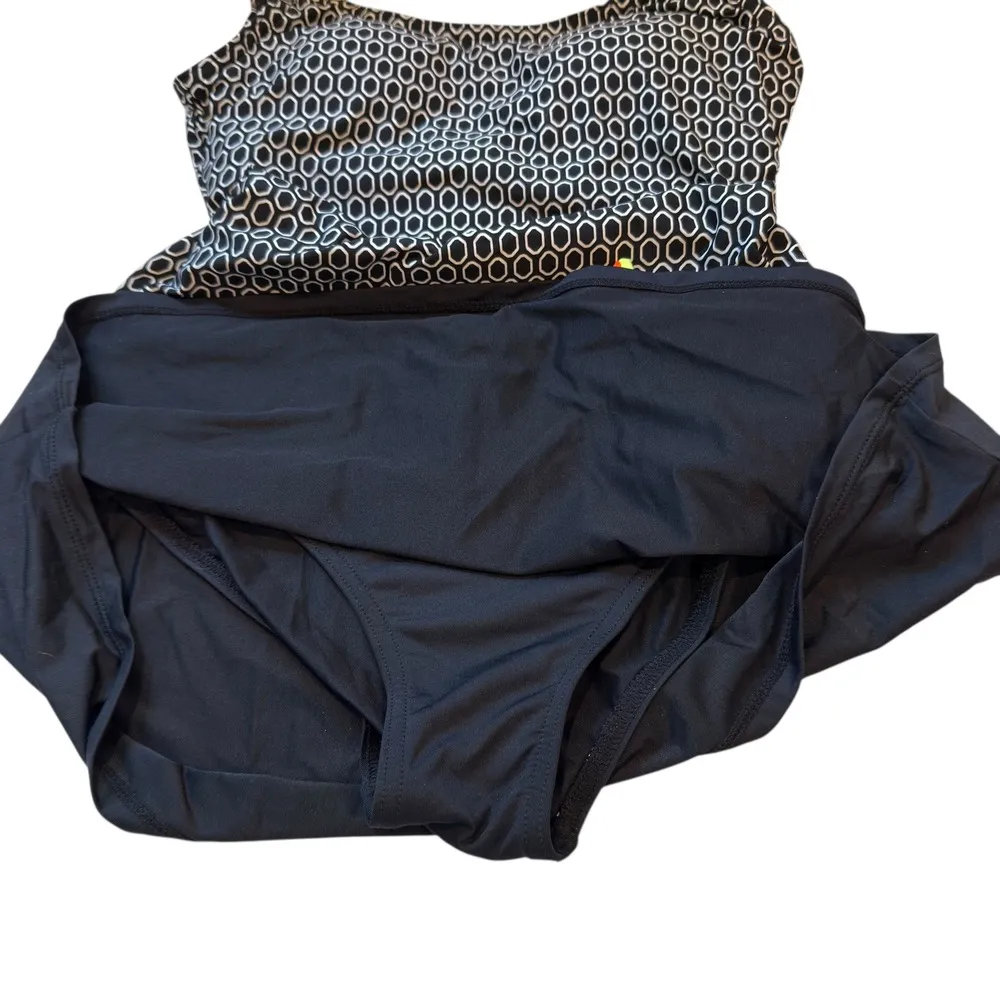 Jag Swim Dress Skirted One Piece Swimsuit Geometric Print Colorful Size M Black Size M - Image 4
