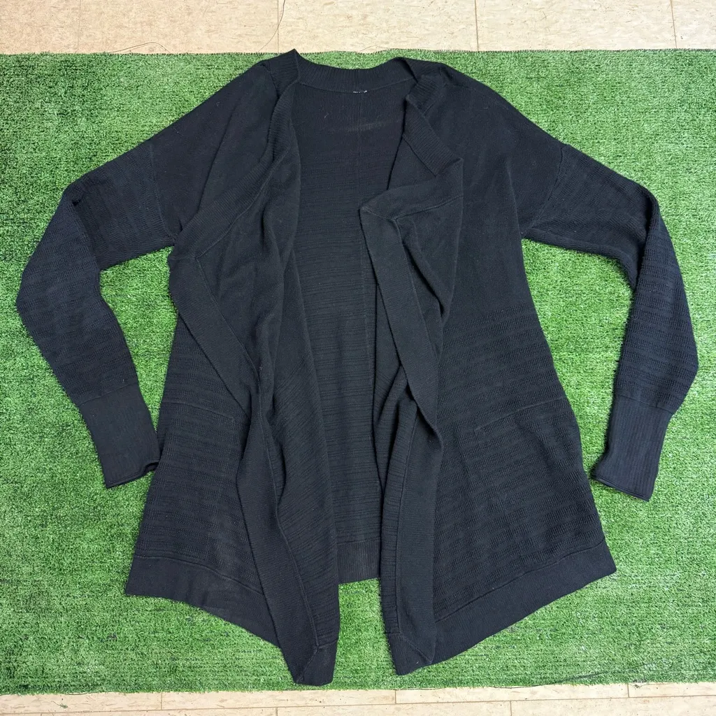Lululemon Find Your Calm Wrap in Black, Size L ? - Image 2