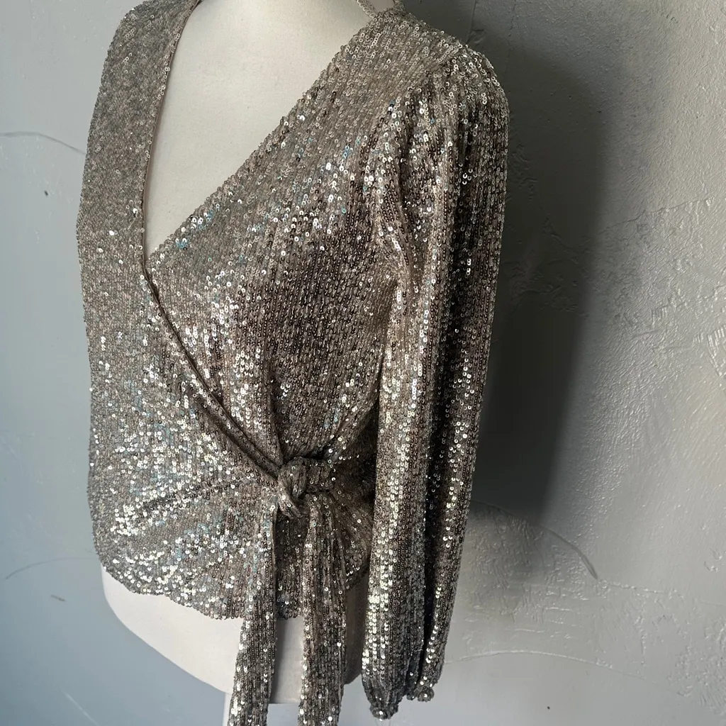 Shimmering Silver Sequin Wrap Blouse Gold Size XS - Image 4