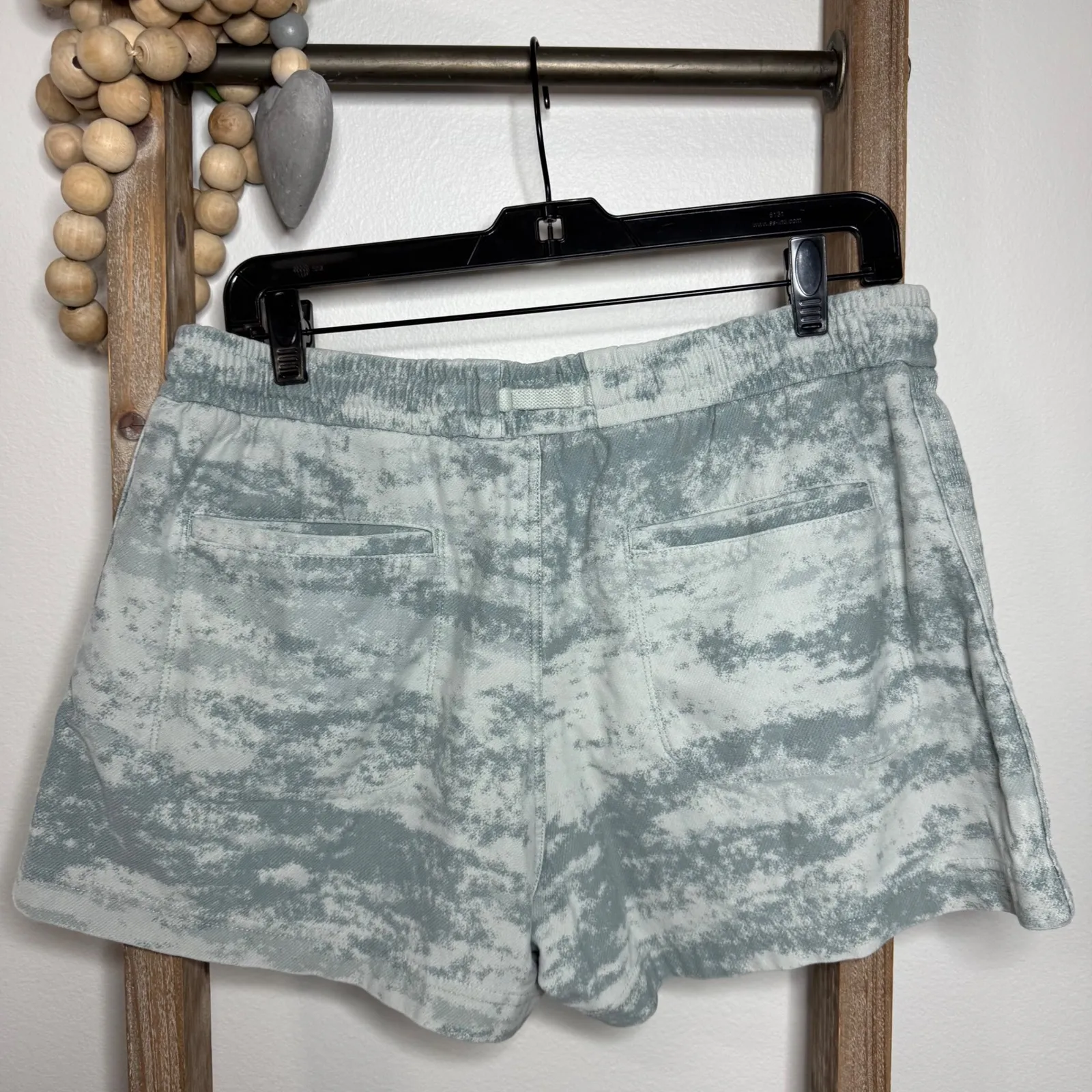 Athleta Farallon Drawstring Athletic Shorts Size Large‎ - Image 4