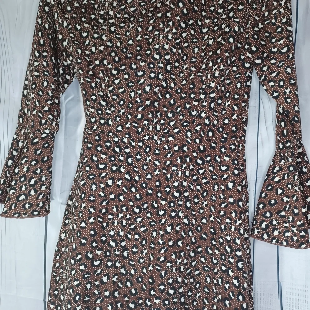 Pretty Little Thing Brown Cheetah Print bell sleeve Wrap Dress - Image 12