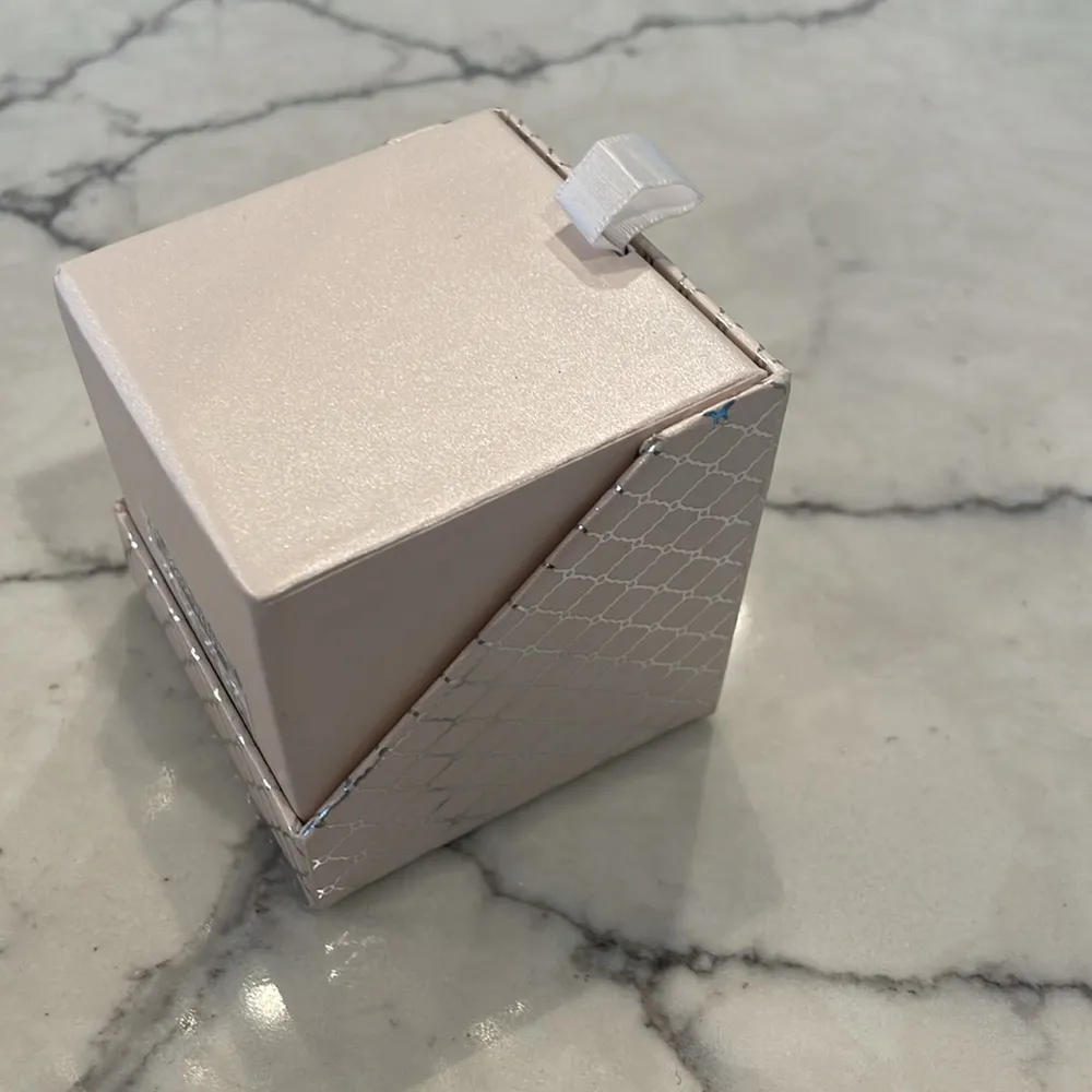 Gold tone pearl and cz ring new in box Size 8 - Image 7