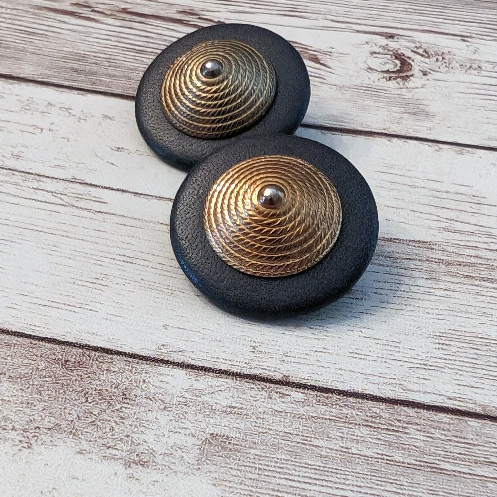 Vintage Clip On Earrings Circle with Point Detail - Image 4