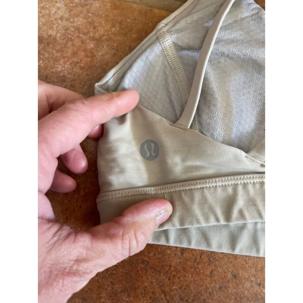 Lululemon sports bra size 4 - Image 3