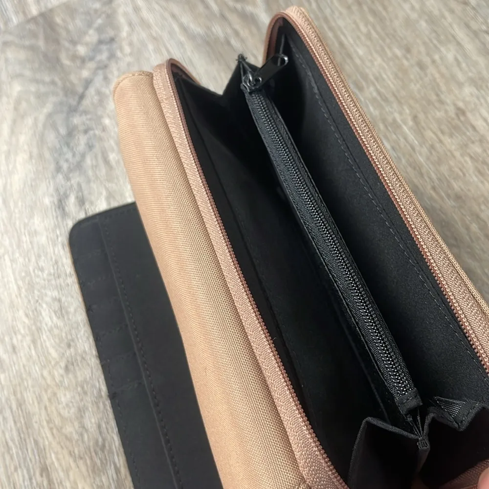 Kate Spade Tan and Black Wallet - Image 10